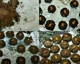 A picture of step 3 of Chocolate And Coconut Nan Khatai.