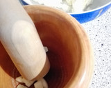 Foto del paso 2 de la receta: Patatas y salchichas al vapor con salsa agria de queso