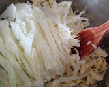 Foto del paso 5 de la receta: Repollo estilo chucrut con paleta de cerdo ahumada