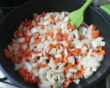 Foto del paso 2 de la receta: Carne en salsa estilo granadino
