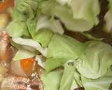 Gambar langkah 4 resipi Tomyam Putih Seafood.