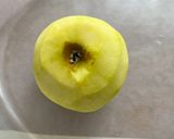 Une image de l'étape 1 de Pommes Canada caramélisées au miel et au Porto.