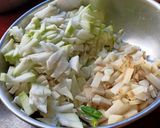 বড়ি দিয়ে লাউ ভাজি (bori diye aloo bhaji recipein Bengali) রেসিপি ধাপ - 1 ছবি