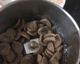 A picture of step 3 of Nutty and Chocolatey Gujiyas with wheat flour.
