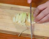 A picture of step 2 of Korean Dakgaejang.