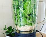 Une image de l'étape 1 de Pesto de fanes de radis.