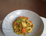 Foto del paso 4 de la receta: Salteado de lentejas con pollo y verduras con un toque de curry