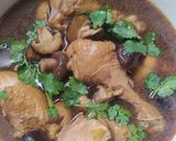 รูปขั้นตอนการทำที่ 4 ของ น่องไก่ตุ๋นเห็ดหอม