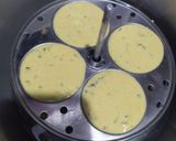 A picture of step 5 of Idli dhokla.
