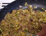A picture of step 4 of Home made veggie and meat burgers.