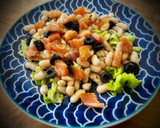 Foto del paso 2 de la receta: Ensalada de monchetas y salmón
