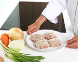 【家樂福廚房】漢堡肉排的食譜步驟2照片