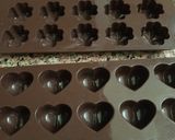 स्मॉल हार्ट चॉकलेट (Small heart chocolate recipe in hindi) रेसिपी चरण 3 फोटो