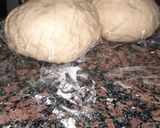 Foto del paso 3 de la receta: Pizza casera en la plancheta