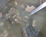 Hình bước làm 3 của món Canh miến nấu mề gà