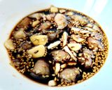 Foto del paso 2 de la receta: Noodles con setas senderilla y gambones marinados en soja