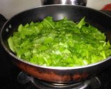 A picture of step 1 of Palak paneer.