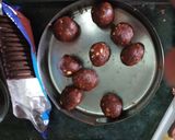 A picture of step 2 of Oreo dates fusion bites.