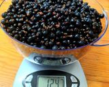 A picture of step 2 of Blackcurrant with sugar.