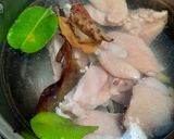 Foto langkah ke 1 dari resep 139. Opor Ayam Kuah Putih.