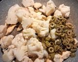 Foto del passaggio 4 della ricetta 🐔Straccetti di pollo e cavolfiore alle olive verdi 🫒