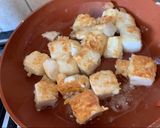 A picture of step 2 of Agedashi Tofu 🌱 🇯🇵.