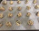 A picture of step 9 of Tahini Sesame Cookies.