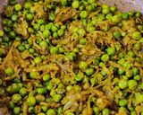 A picture of step 8 of Hare Matar Ki Ghugni.