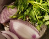 A picture of step 1 of Nutritious chicken soup.