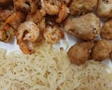 A picture of step 7 of My Salt n Pepper seasoned Prawns,Mussels with Noodles 😘.