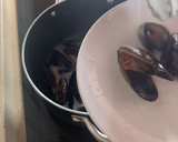 Foto del paso 2 de la receta: Mejillones en salsa picante | Receta exprés