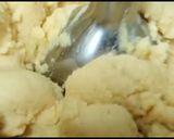 A picture of step 3 of Chaney ki daal ka halwa.