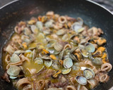 Foto del paso 5 de la receta: Fideuá de marisco de mi madre