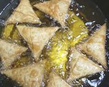 A picture of step 4 of Beef samosas.