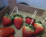 Foto del paso 1 de la receta: Ramo de fresas con chocolate 🍓🍫💐
