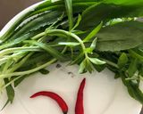 Hình bước làm 1 của món Canh chua cá lăng rau muống đồng