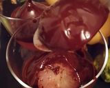 Une image de l'étape 8 de Poire pochée betterave chocolat noir.