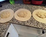 Foto del paso 5 de la receta: Piadina o tortillas mexicanas rellena de pollo y queso en sartén