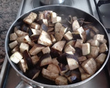 Foto del paso 1 de la receta: Revuelto de berenjenas, calabacín, patatas y cebolla