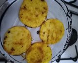 Foto del paso 6 de la receta: Arepita Rellena Casera