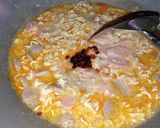 Foto langkah ke 2 dari resep Mi Kangkung Bumbu Seblak.