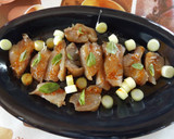 Foto del paso 2 de la receta: Aperitivo de bonito aliñado y cebolleta