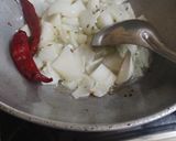 A picture of step 2 of Raw tomato sweet curry.