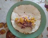 Foto del passaggio 3 della ricetta Burrito con pulled pork e coleslaw