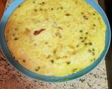 Foto del paso 5 de la receta: Tortilla de patatas con guisantes y jamón