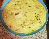 Foto del paso 5 de la receta: Tortilla de patatas con guisantes y jamón