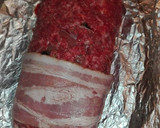 Foto del paso 5 de la receta: Rollo de carne picada rellena en salsa con champiñones, pollo y piquillos