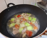 夏日清爽料理-梅花豬炒番茄絲瓜的食譜步驟3照片