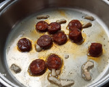 Foto del paso 3 de la receta: Puré de champiñones y calabaza con alubias y chorizo