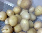 A picture of step 2 of Kashmiri Dum Aloo.